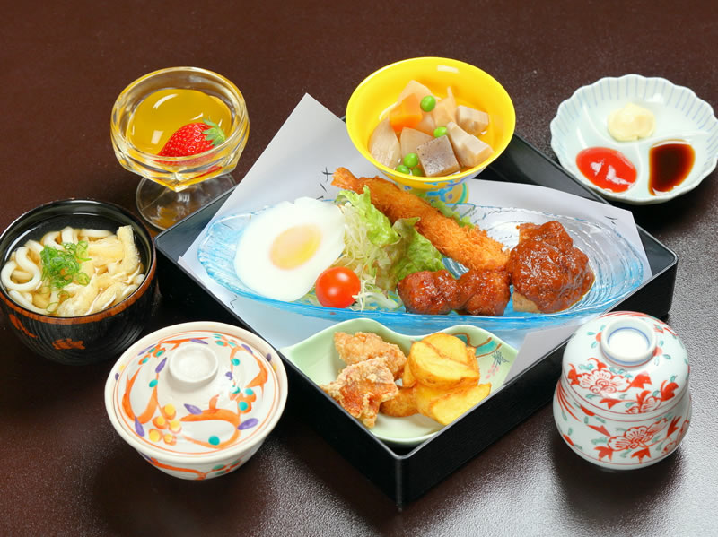 幼児向けご夕食箱膳料理例