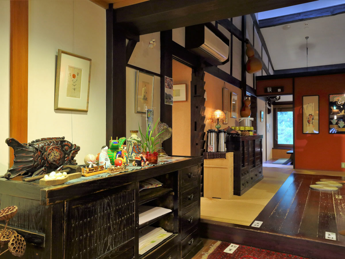 囲炉里庵 花水木入口